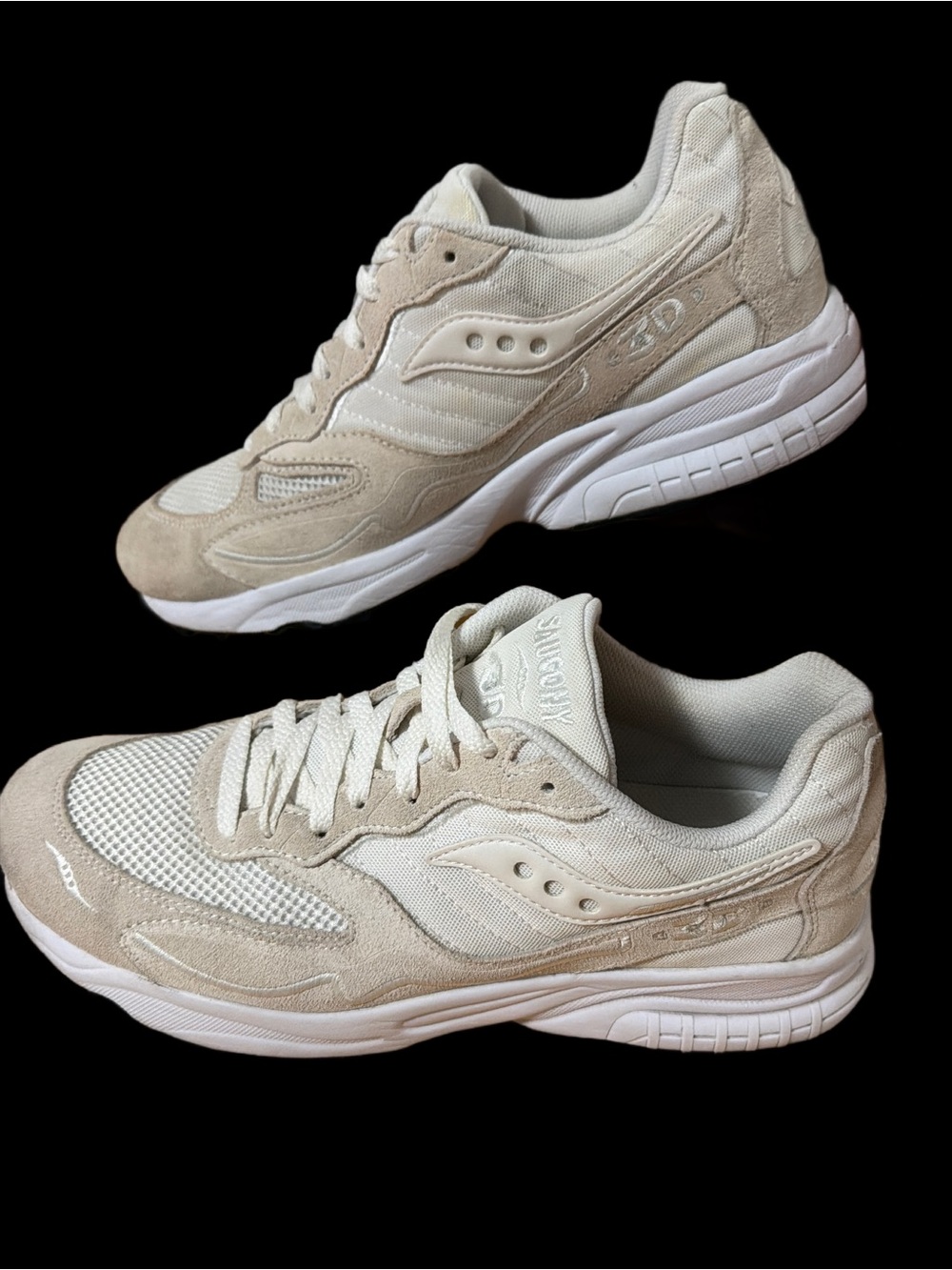 Saucony 3D HURRICANE  White & Beige Lifestyle runners Men’s size 11